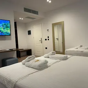 Hotel The Queen's Lion Premium